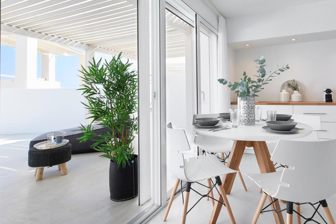Infinite Blue Luxury Suites Fira (Santorini) Exterior foto