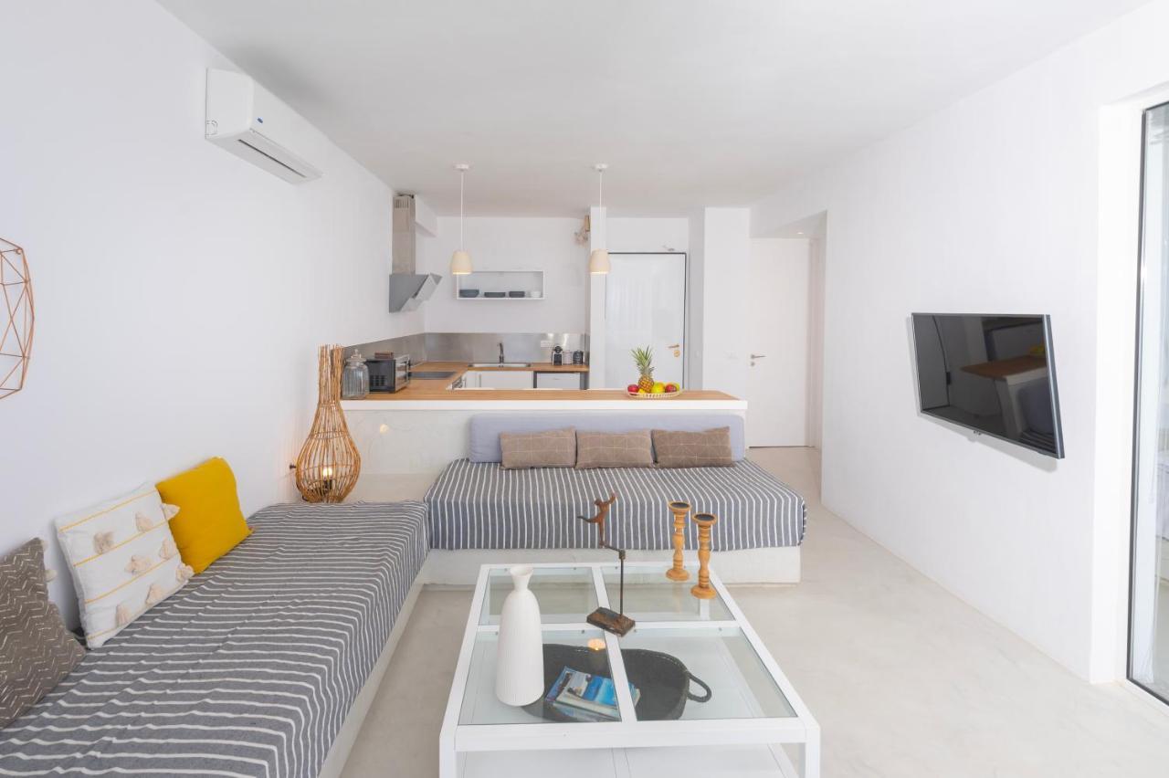 Infinite Blue Luxury Suites Fira (Santorini) Exterior foto