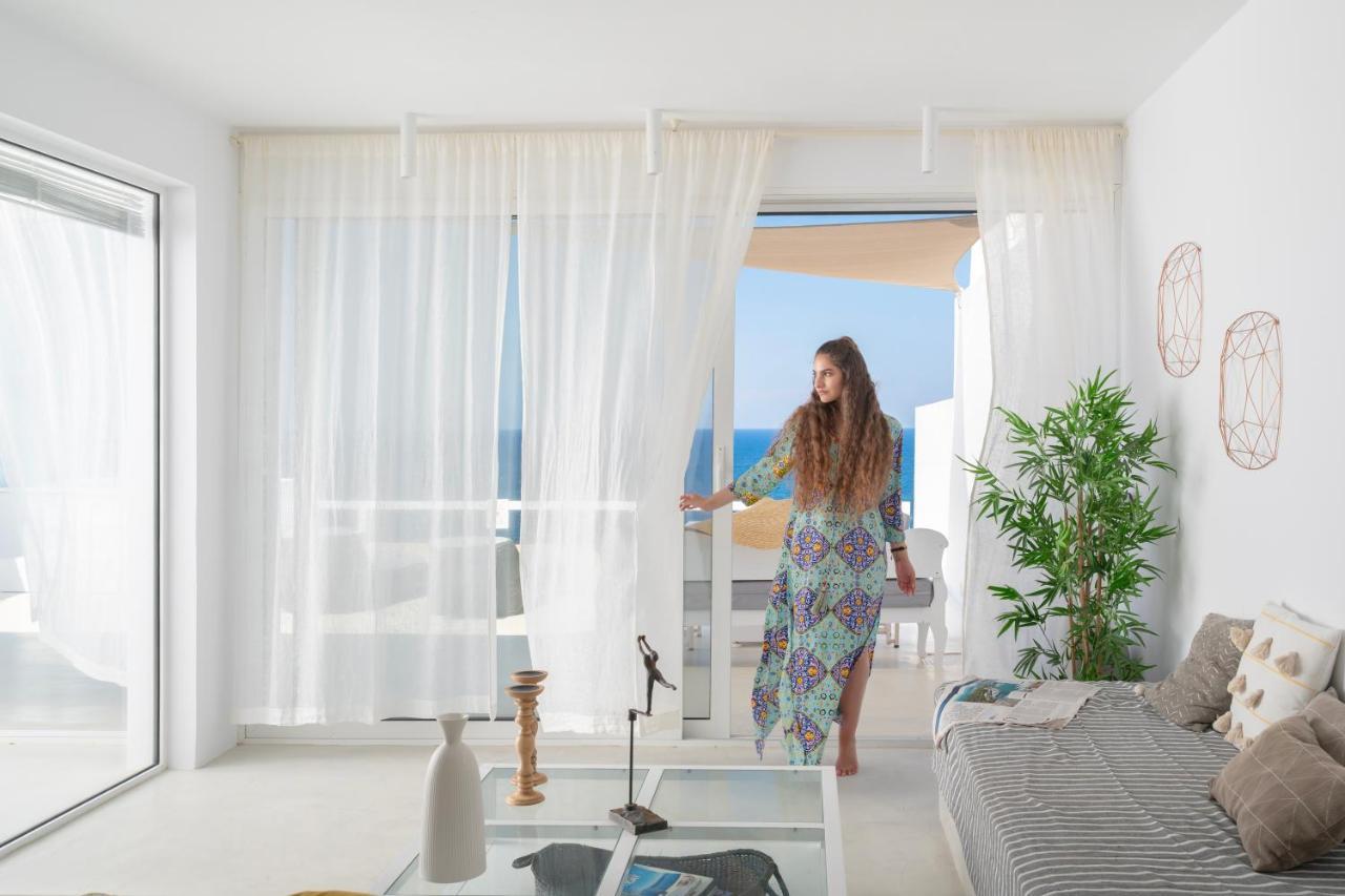 Infinite Blue Luxury Suites Fira (Santorini) Exterior foto