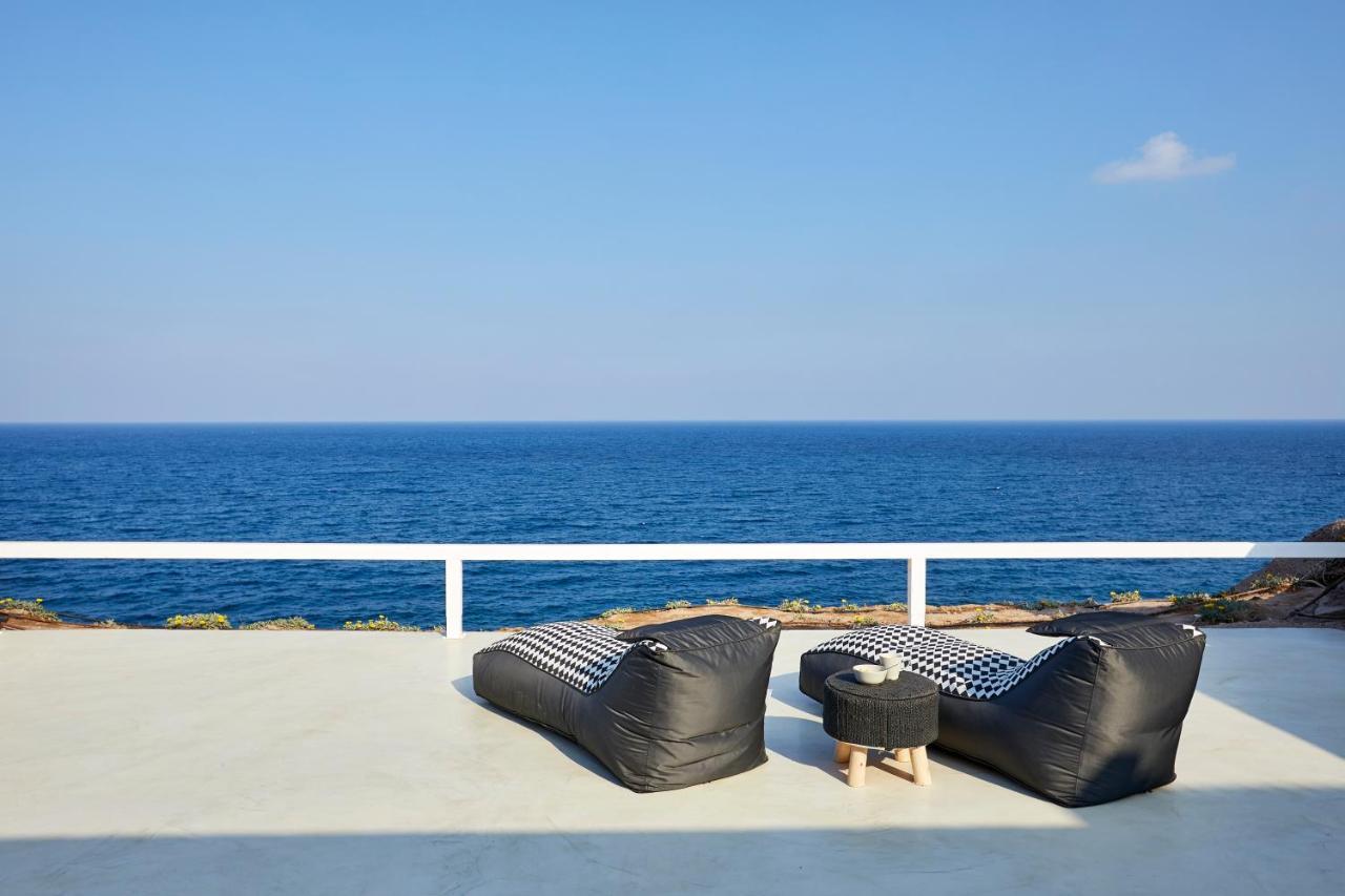 Infinite Blue Luxury Suites Fira (Santorini) Exterior foto